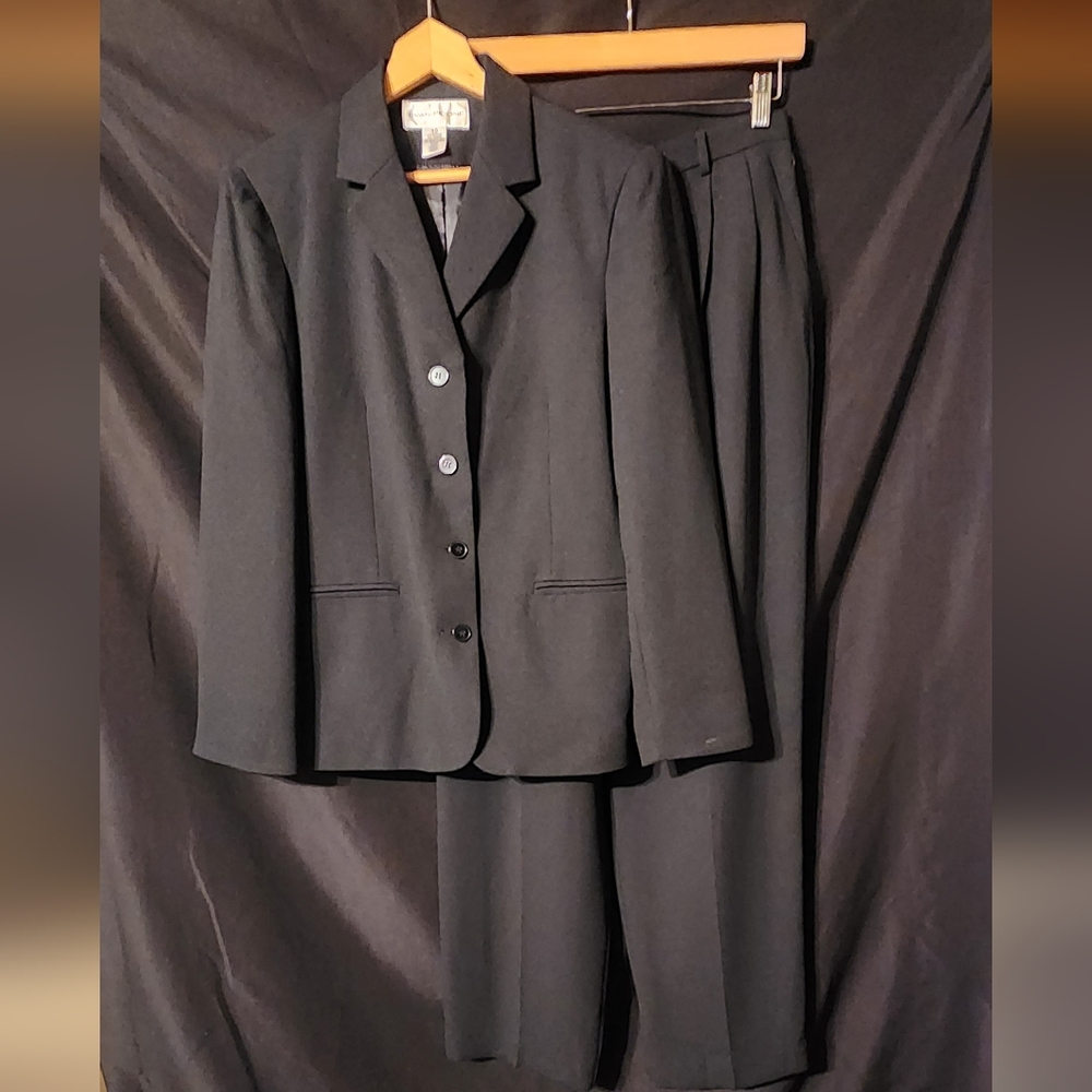 Evan Picone 2 piece suit